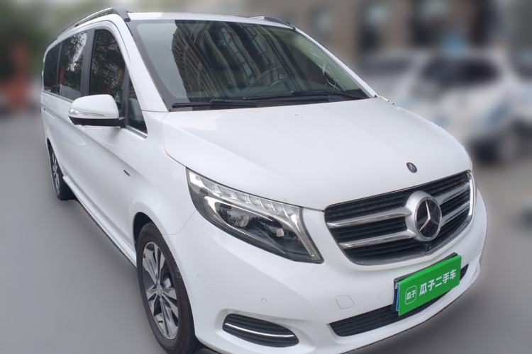 Used Mercedes-Benz V-Class 2016 V 260 L Prestige Extended Edition Front Right 45 Deg