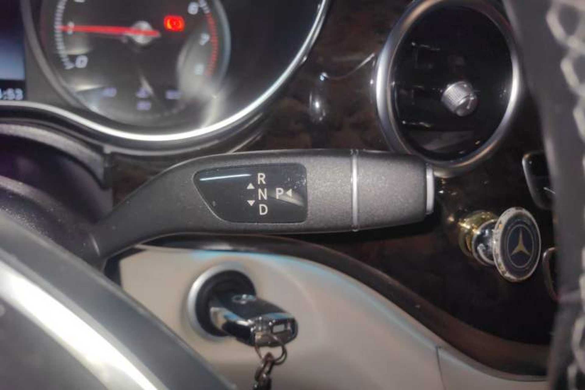 Used Mercedes-Benz V-Class 2016 V 260 Prestige Edition Gear Lever