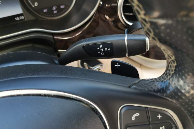 Used Mercedes-Benz V-Class 2016 V 260 L Prestige Extended Edition Gear Lever