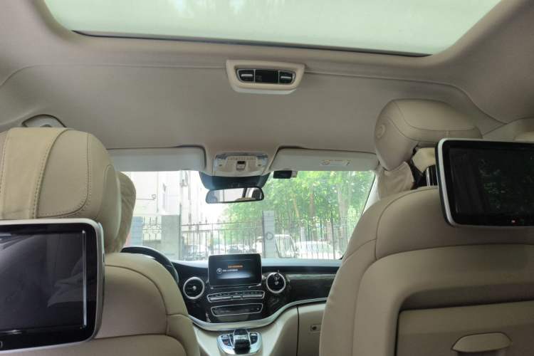 Used Mercedes-Benz V-Class 2016 V 260 L Prestige Extended Edition Headliner