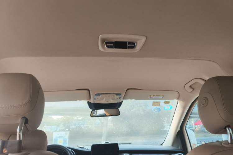 Used Mercedes-Benz V-Class 2016 V 260 Avantgarde Edition Headliner