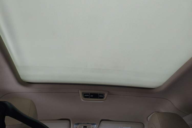 Used Mercedes-Benz V-Class 2016 V 260 L Prestige Extended Edition Headliner
