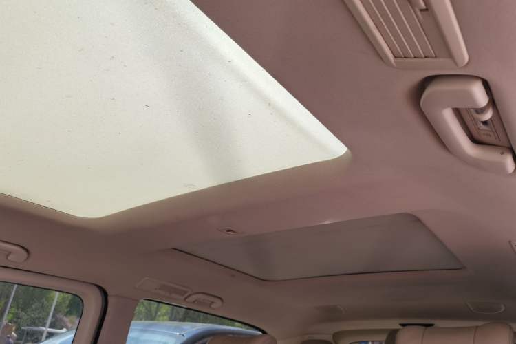 Used Mercedes-Benz V-Class 2016 V 260 L Prestige Extended Edition Headliner