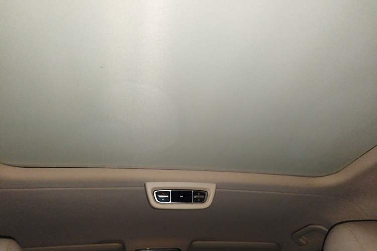 Used Mercedes-Benz V-Class 2016 V 260 L Prestige Extended Edition Headliner