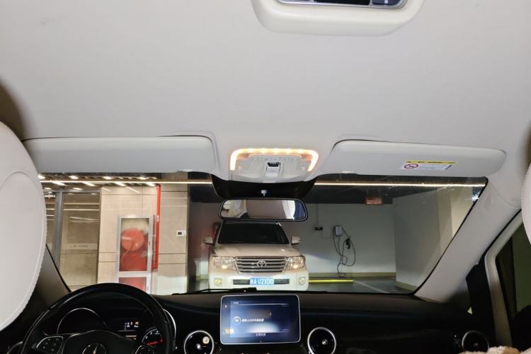 Used Mercedes-Benz V-Class 2016 V 260 L Prestige Extended Edition Headliner
