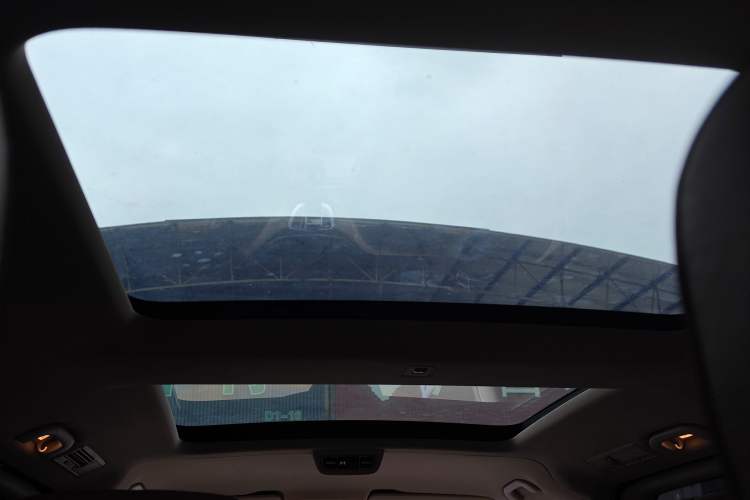 Used Mercedes-Benz V-Class 2016 V 260 Prestige Edition Headliner