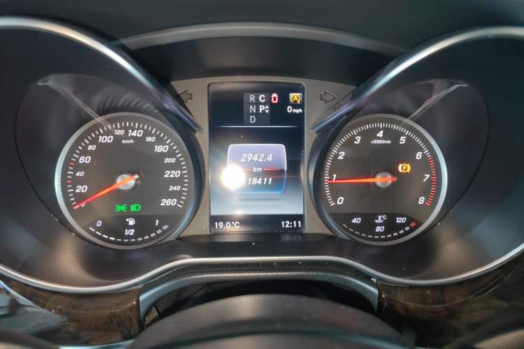 Used Mercedes-Benz V-Class 2016 V 260 L Prestige Extended Edition Instrument Cluster
