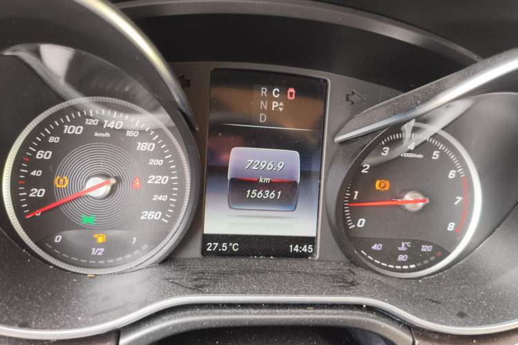 Used Mercedes-Benz V-Class 2016 V 260 Avantgarde Edition Instrument Cluster