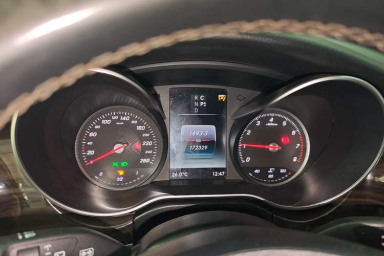Used Mercedes-Benz V-Class 2016 V 260 Avantgarde Edition Instrument Cluster