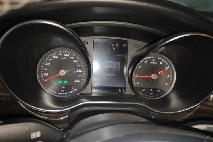 Used Mercedes-Benz V-Class 2016 V 260 Avantgarde Edition Instrument Cluster