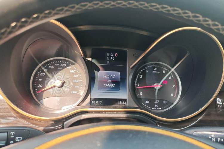 Used Mercedes-Benz V-Class 2016 V 260 Avantgarde Edition Instrument Cluster
