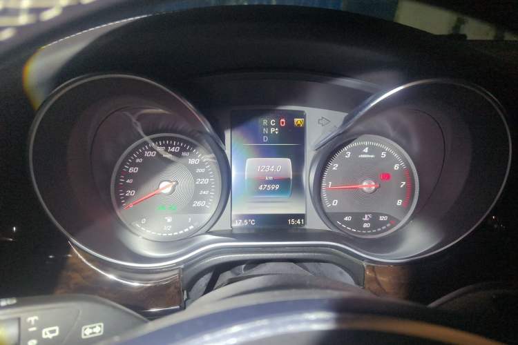 Used Mercedes-Benz V-Class 2016 V 260 L Prestige Extended Edition Instrument Cluster
