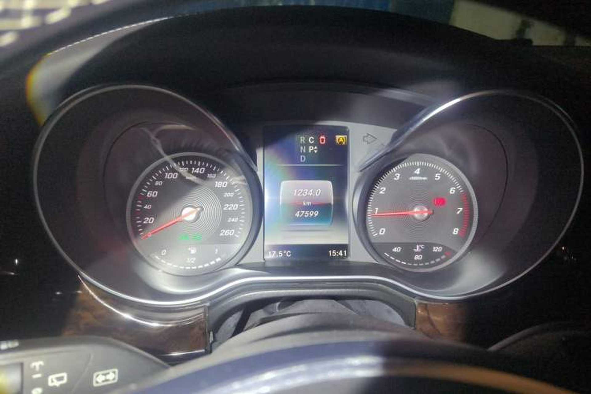 Used Mercedes-Benz V-Class 2016 V 260 L Prestige Extended Edition Instrument Cluster