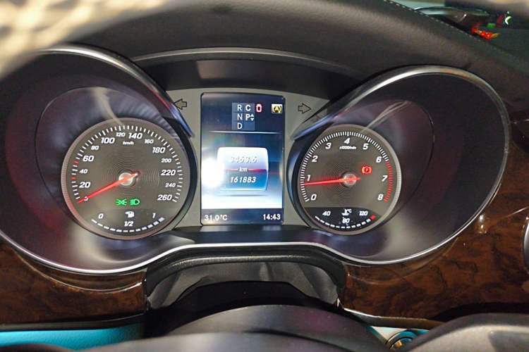 Used Mercedes-Benz V-Class 2016 V 260 L Prestige Extended Edition Instrument Cluster