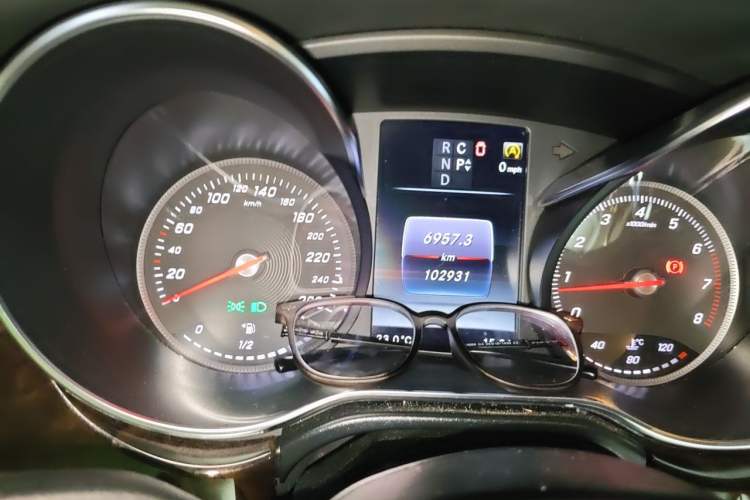 Used Mercedes-Benz V-Class 2016 V 260 L Prestige Extended Edition Instrument Cluster