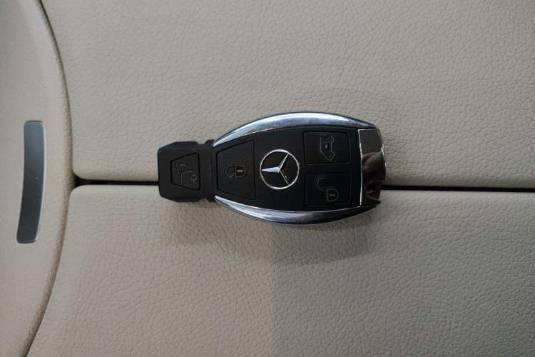 Used Mercedes-Benz V-Class 2016 V 260 Prestige Edition Interior 1