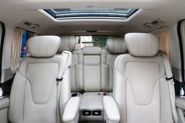 Used Mercedes-Benz V-Class 2016 V 260 Prestige Edition Interior 10