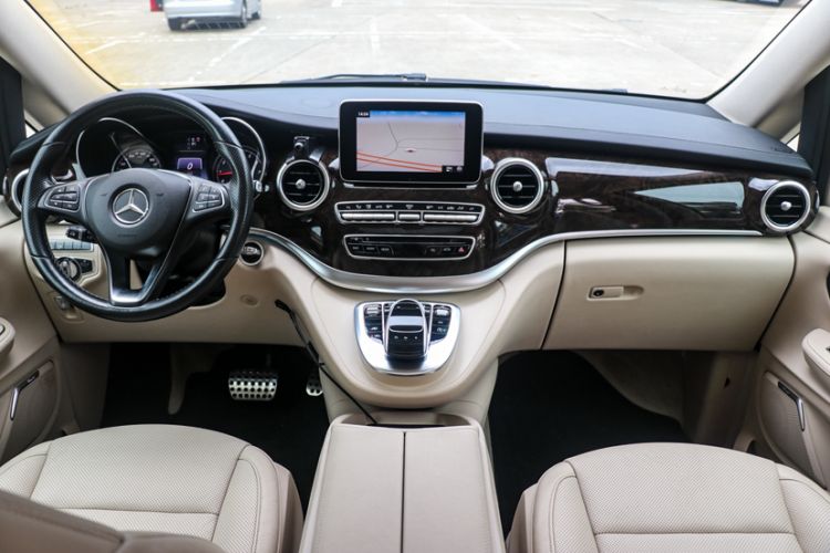Used Mercedes-Benz V-Class 2016 V 260 Prestige Edition Interior 12