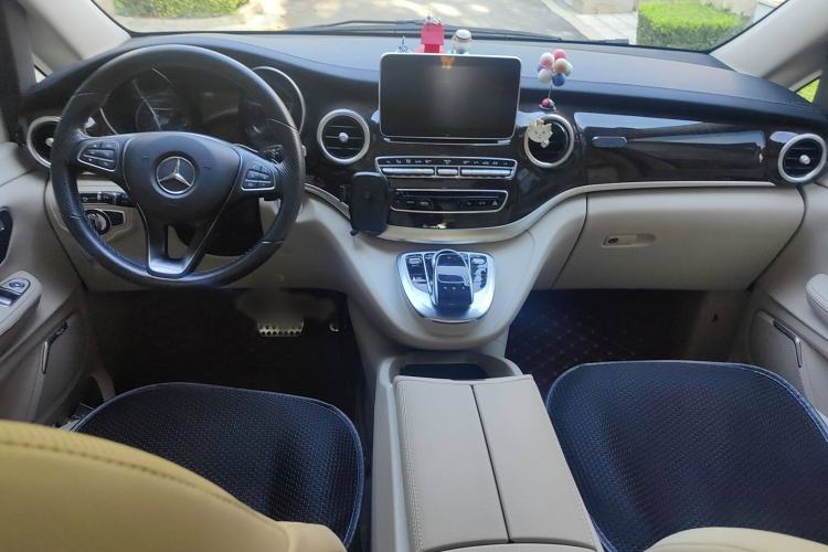 Used Mercedes-Benz V-Class 2016 V 260 Prestige Edition Interior 2