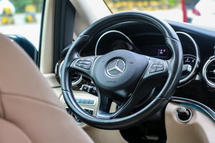 Used Mercedes-Benz V-Class 2016 V 260 Prestige Edition Interior 2