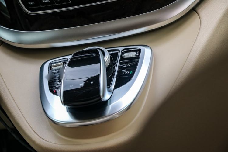 Used Mercedes-Benz V-Class 2016 V 260 Prestige Edition Interior 5