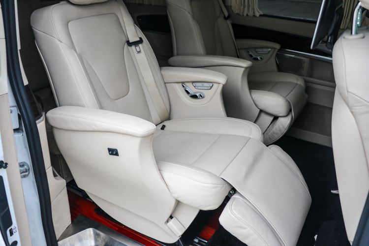 Used Mercedes-Benz V-Class 2016 V 260 Prestige Edition Interior 6