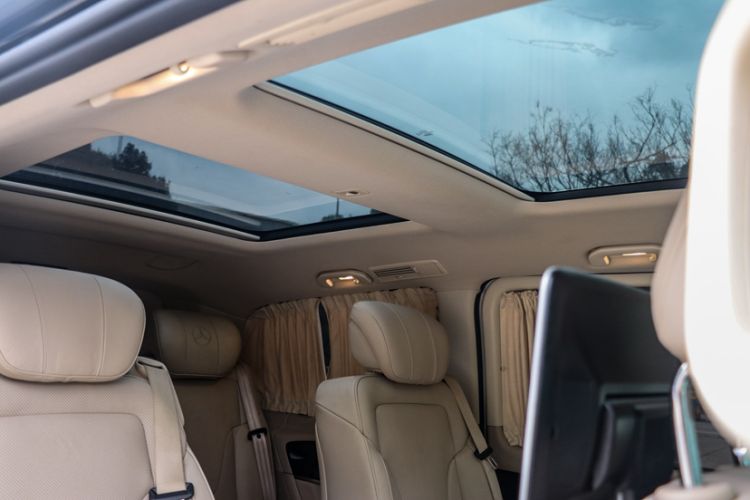 Used Mercedes-Benz V-Class 2016 V 260 Prestige Edition Interior 9