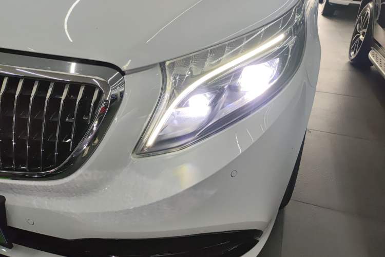 Used Mercedes-Benz V-Class 2016 V 260 Prestige Edition Left Front Headlight