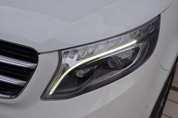 Used Mercedes-Benz V-Class 2016 V 260 Prestige Edition Left Front Headlight