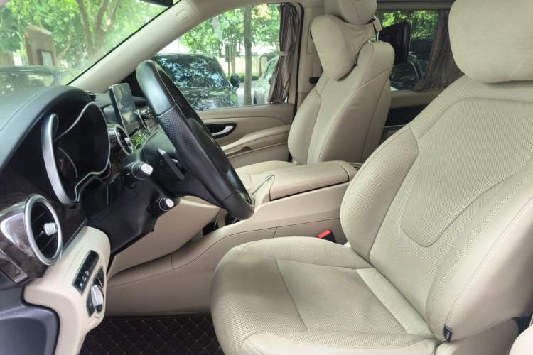 Used Mercedes-Benz V-Class 2016 V 260 L Prestige Extended Edition Left Front Seat