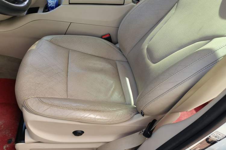 Used Mercedes-Benz V-Class 2016 V 260 L Prestige Extended Edition Left Front Seat