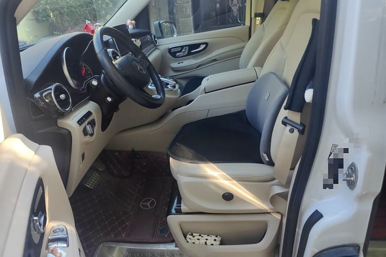 Used Mercedes-Benz V-Class 2016 V 260 Prestige Edition Left Front Seat