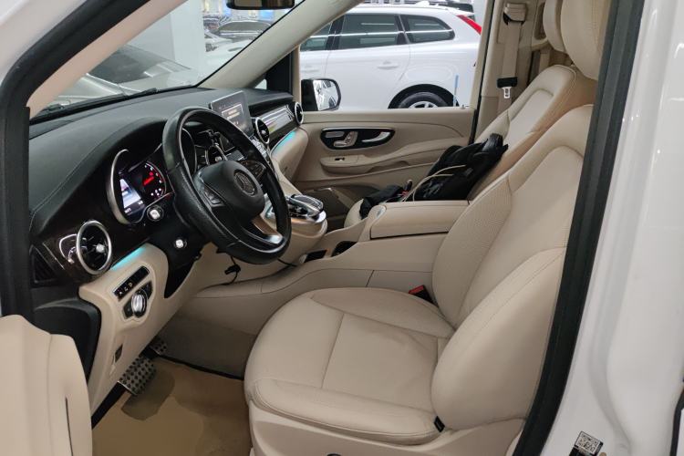 Used Mercedes-Benz V-Class 2016 V 260 Prestige Edition Left Front Seat