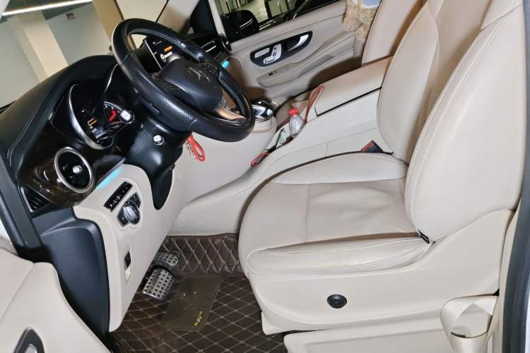 Used Mercedes-Benz V-Class 2016 V 260 L Prestige Extended Edition Left Front Seat