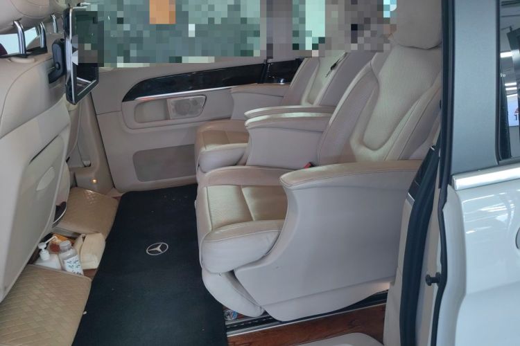 Used Mercedes-Benz V-Class 2016 V 260 L Prestige Extended Edition Left Rear Seat
