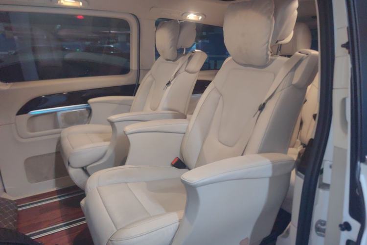 Used Mercedes-Benz V-Class 2016 V 260 Prestige Edition Left Rear Seat
