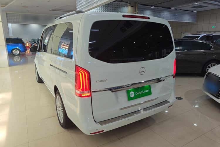 Used Mercedes-Benz V-Class 2016 V 260 Avantgarde Edition Rear Left 45 Deg