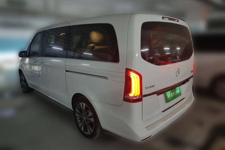 Used Mercedes-Benz V-Class 2016 V 260 Avantgarde Edition Rear Left 45 Deg