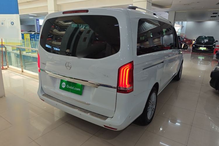 Used Mercedes-Benz V-Class 2016 V 260 Avantgarde Edition Rear Right 45 Deg