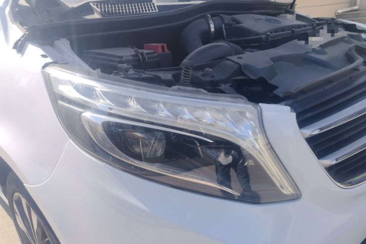 Used Mercedes-Benz V-Class 2016 V 260 Prestige Edition Right Front Headlight