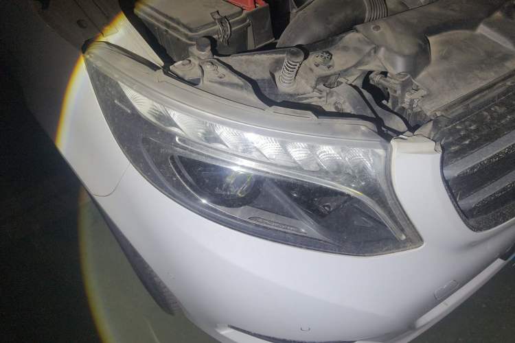 Used Mercedes-Benz V-Class 2016 V 260 L Prestige Extended Edition Right Front Headlight