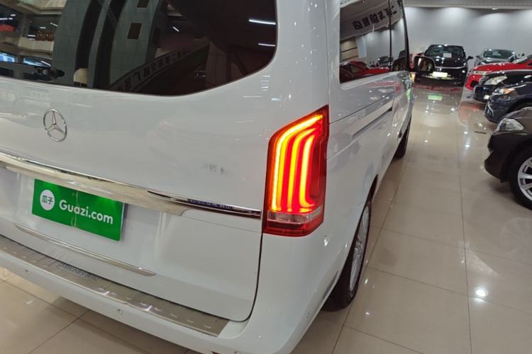 Used Mercedes-Benz V-Class 2016 V 260 Avantgarde Edition Right Rear Taillight