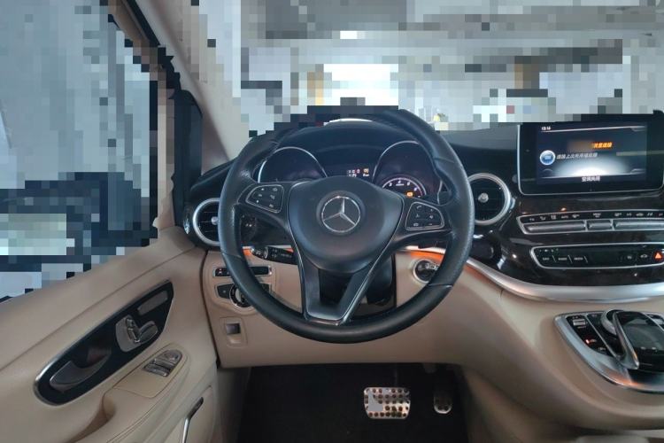 Used Mercedes-Benz V-Class 2016 V 260 L Prestige Extended Edition Steering Wheel