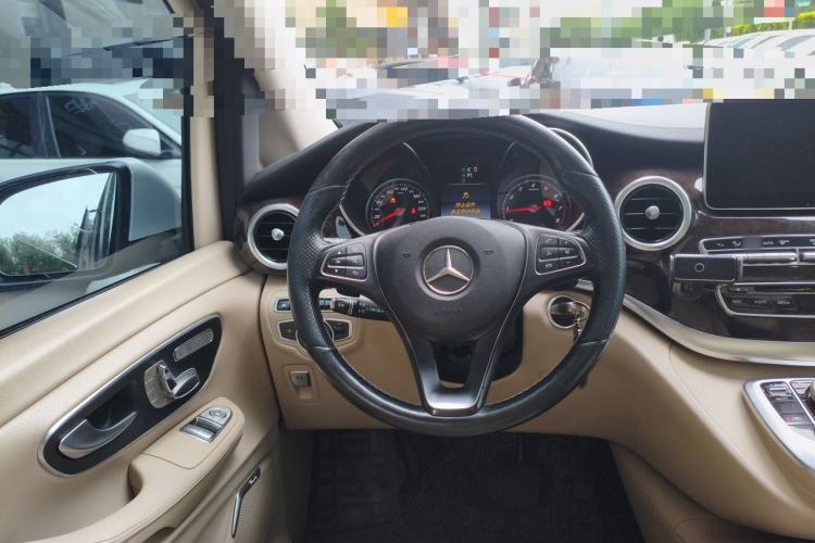 Used Mercedes-Benz V-Class 2016 V 260 L Prestige Extended Edition Steering Wheel