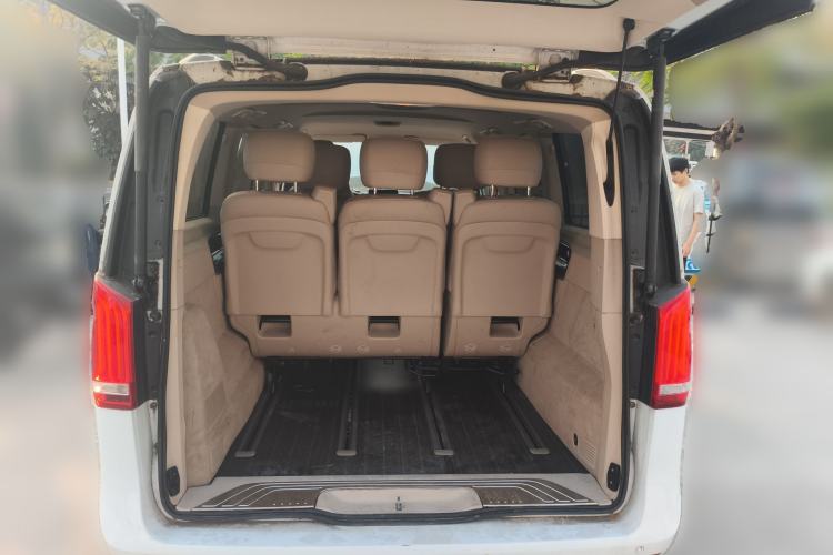 Used Mercedes-Benz V-Class 2016 V 260 Avantgarde Edition Trunk