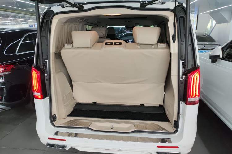 Used Mercedes-Benz V-Class 2016 V 260 Prestige Edition Trunk