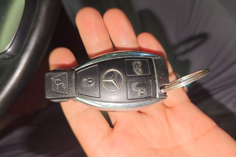 Used Mercedes-Benz V-Class 2016 V 260 Avantgarde Edition Vehicle Key