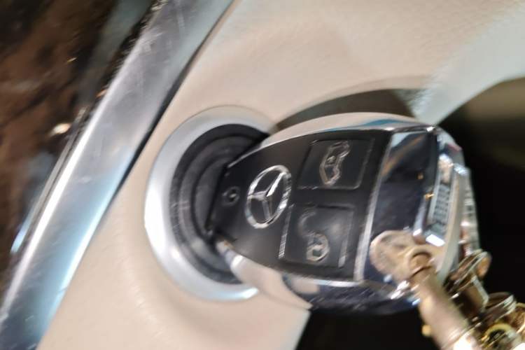 Used Mercedes-Benz V-Class 2016 V 260 L Prestige Extended Edition Vehicle Key