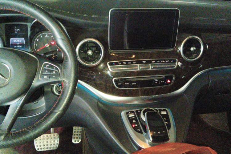 Used Mercedes-Benz V-Class 2017 V 260 L Prestige Extended Edition Audio And AC Panel