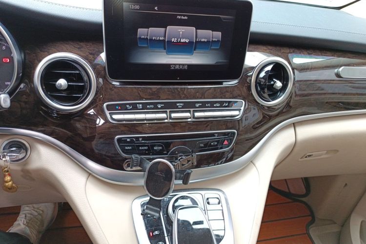 Used Mercedes-Benz V-Class 2017 V 260 L Prestige Extended Edition Audio And AC Panel